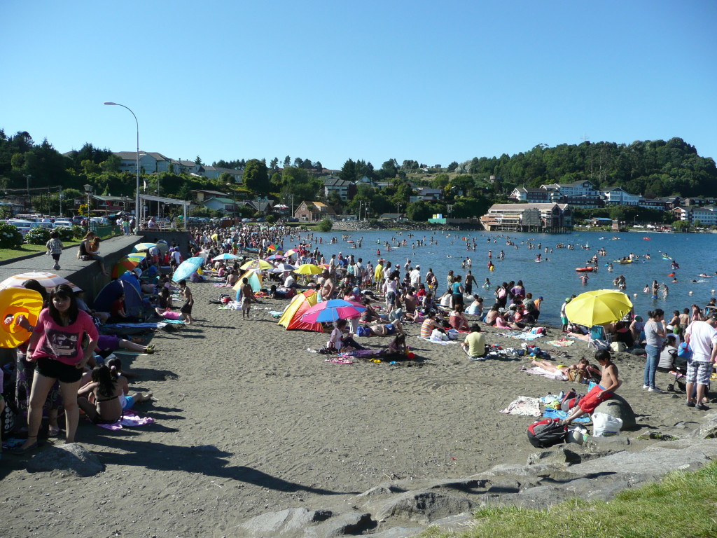 Packed beaches in Puerto Varas