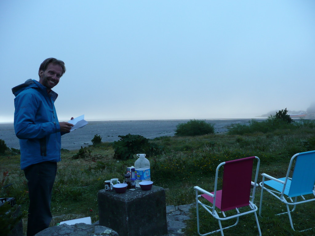 Early breakfast on side of road after night without sleep and Julia has just given me a birthday card!