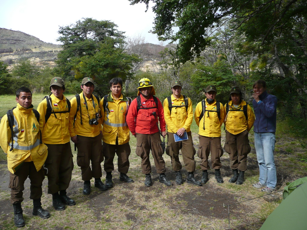 Bomberos (Firefighters) came to visit us and tell us about not lighting fires in unauthorised places. Cute uniforms!