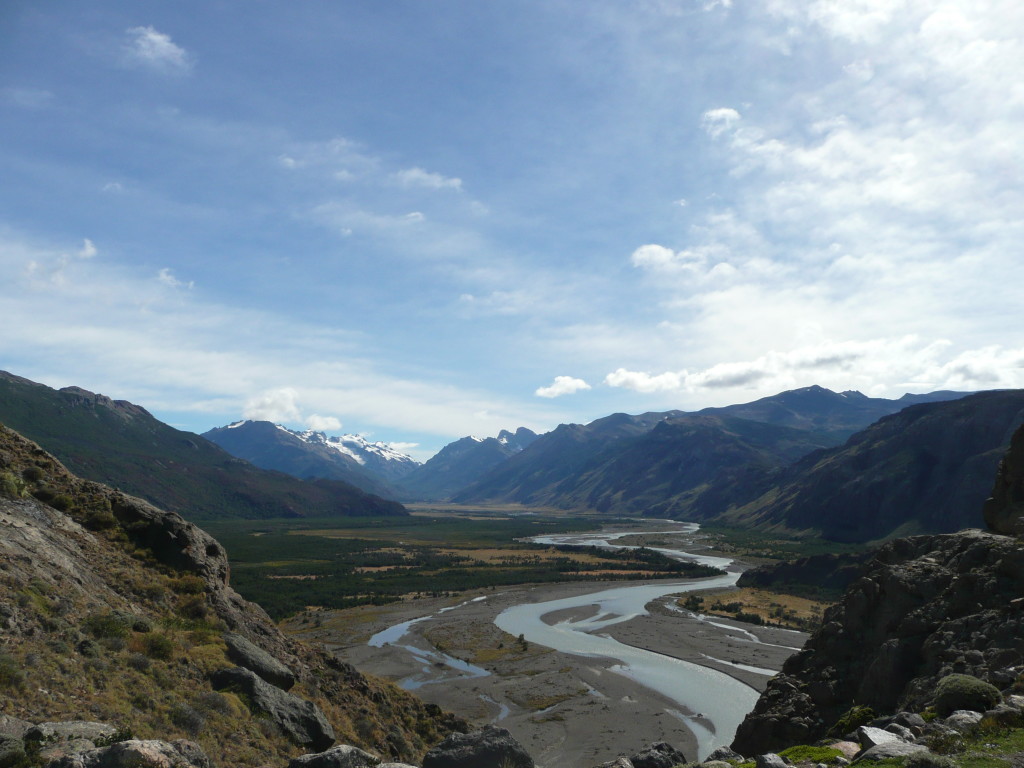 Valley towards Lago Desierto