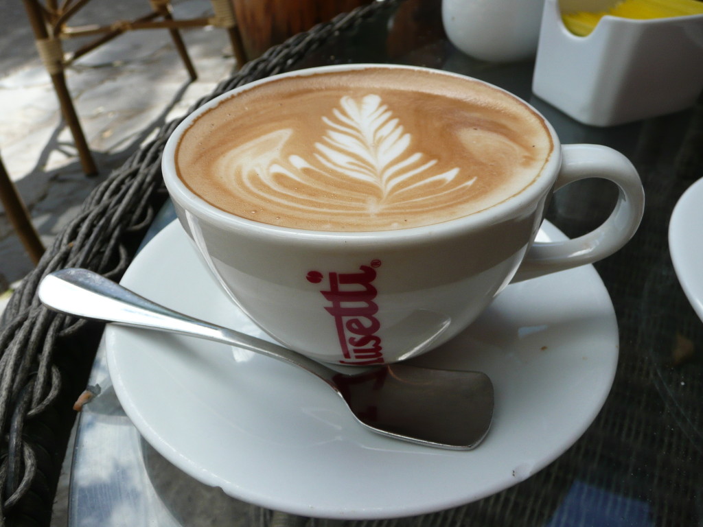 Looks and tastes like a flat white - Cafe con leche at Cassis in Pucon, highly recommended!