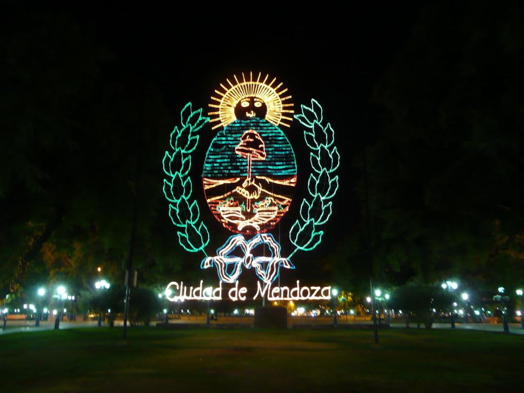 At Plaza Indepencia in Mendoza... the city had lovely plazas.